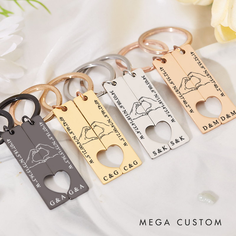 Personalized Couple Hand-heart 2pcs Matching Keychain Newlyweds Coordinates Heart Keyring Valentine's Day Gift for Boyfriend Girlfriend Husband Wife