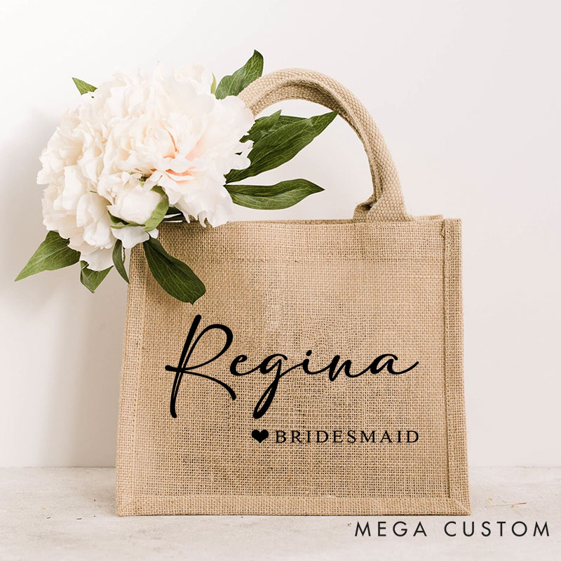 Personalized Bridesmaid Burlap Tote Bag Custom Bride Name and Title Jute Tote Bag Wedding Beach Bag Bachelorette Party Favors Bridal Shower Gift