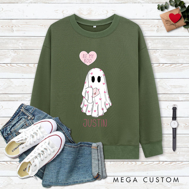 Personalized Couple Ghost Holding Heart Be My Boo Matching Sweatshirt Couple Valentine's Day Sweatshirt for Husband Wife Boyfriend Girlfriend