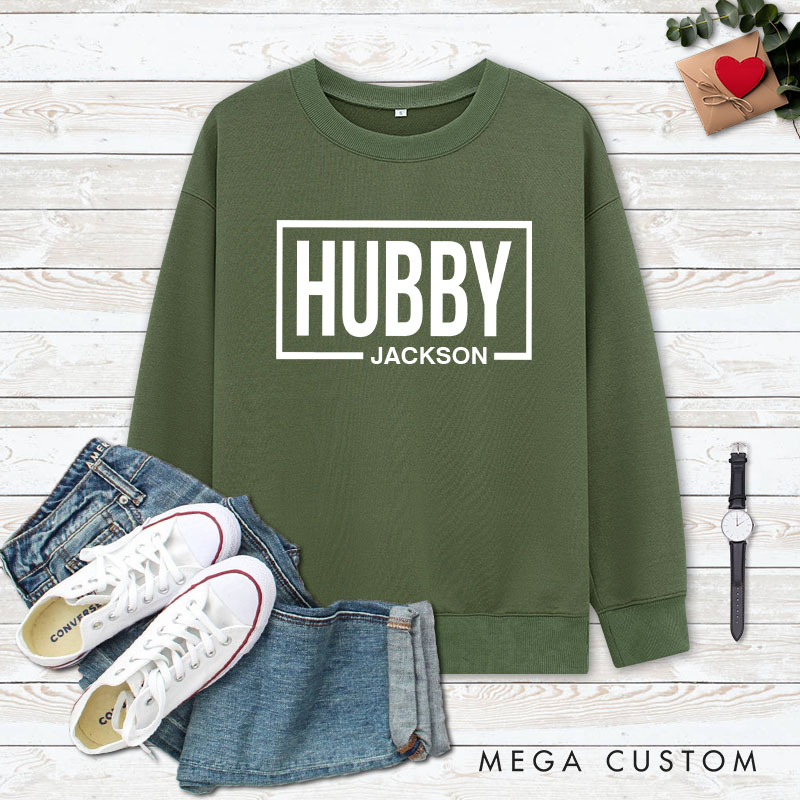 Personalized Couple Modern Hubby and Wifey Matching Sweatshirt with Name Couple Valentine’s Day Sweatshirt for Husband Wife Hubby Wifey