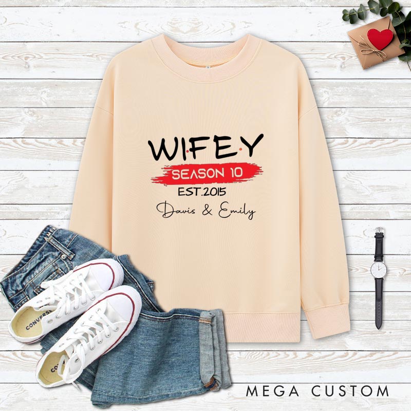 Personalized Couple 10th Anniversary Sweatshirt Hubby & Wifey Season 10 Anniversary Outfit for Couples Wife Husband Gift Sweatshirt