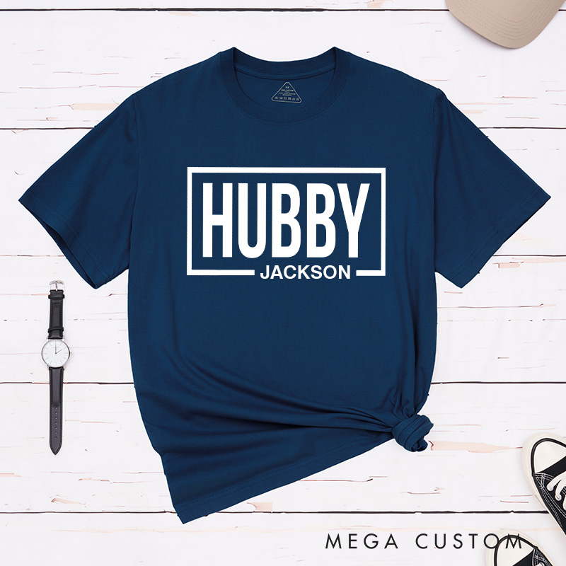 Personalized Couple Minimalist Hubby and Wifey Matching T-Shirt with Name Valentine's Day T-Shirt for Husband Wife Boyfriend Girlfriend Gift