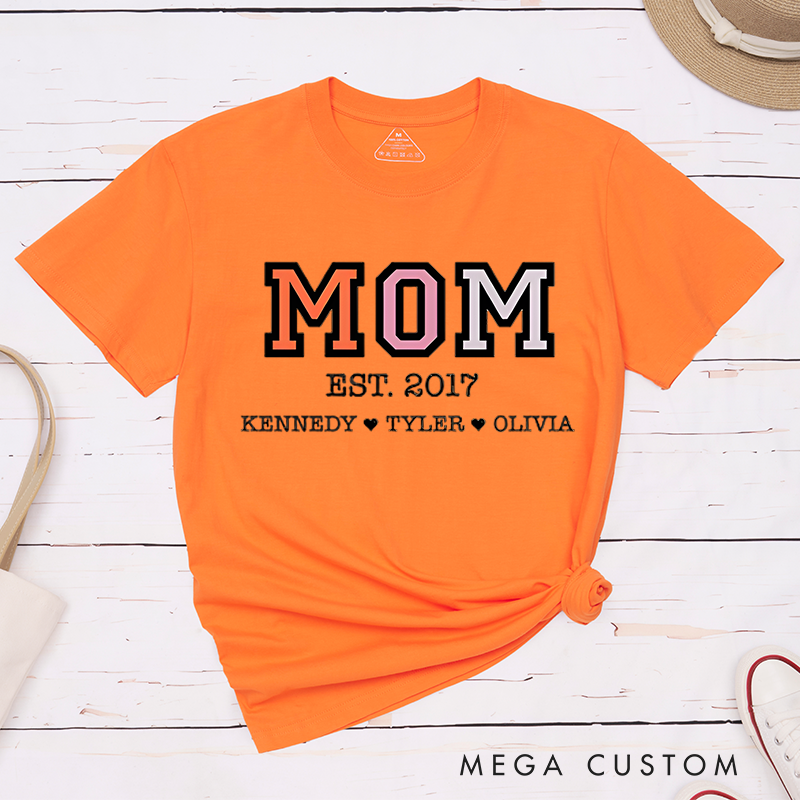 Personalized a Gift for Mother Vibrant Mom Design Classic T-shirt