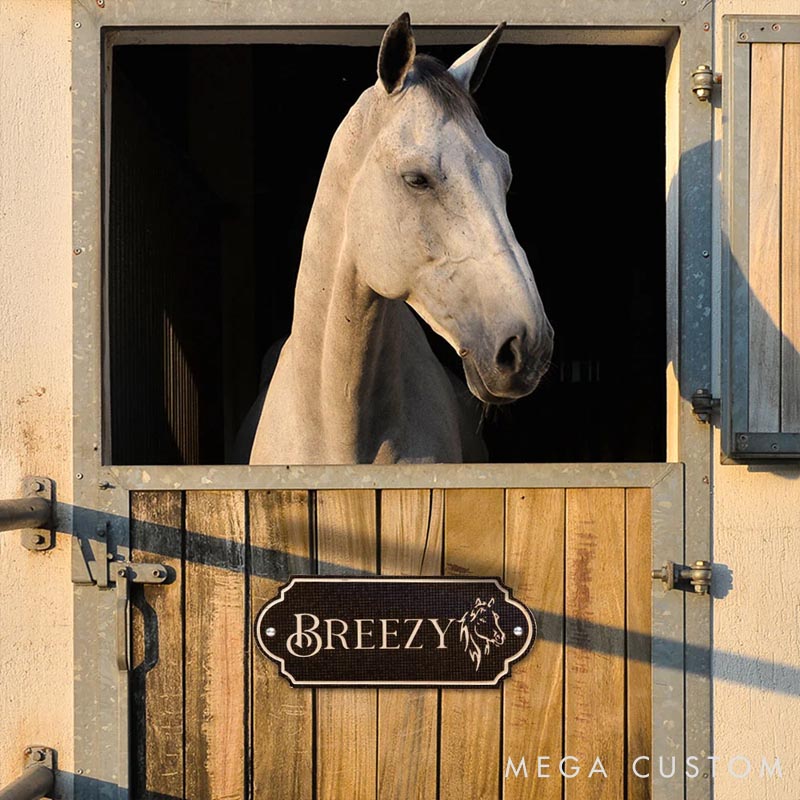 Personalized Horse Lover Retro Stable Horse Door Engraving Name Plates with Pattern Housewarming Gift