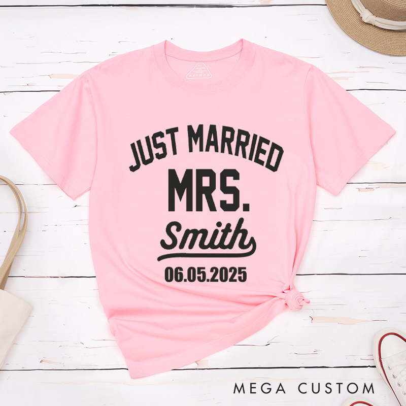 Personalized Classic Just Married Mr and Mrs with Date Wedding Couple Classic T-Shirt