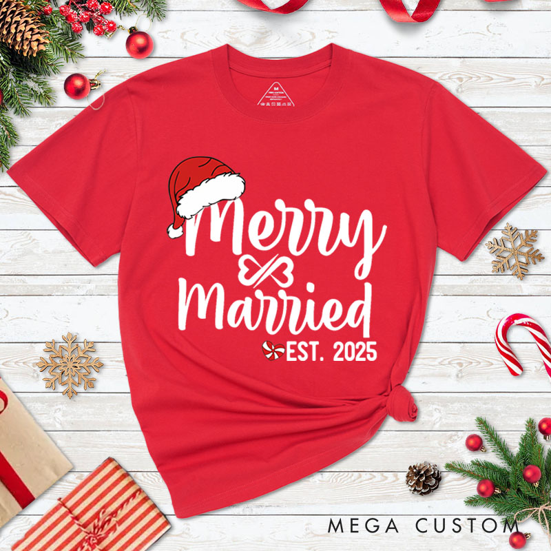 Personalized Couple Merry and Married Christmas T-Shirt Custom Newlyweds Santa Hat Xmas Shirt for Husband Wife Married Tee Tops Christmas Gift