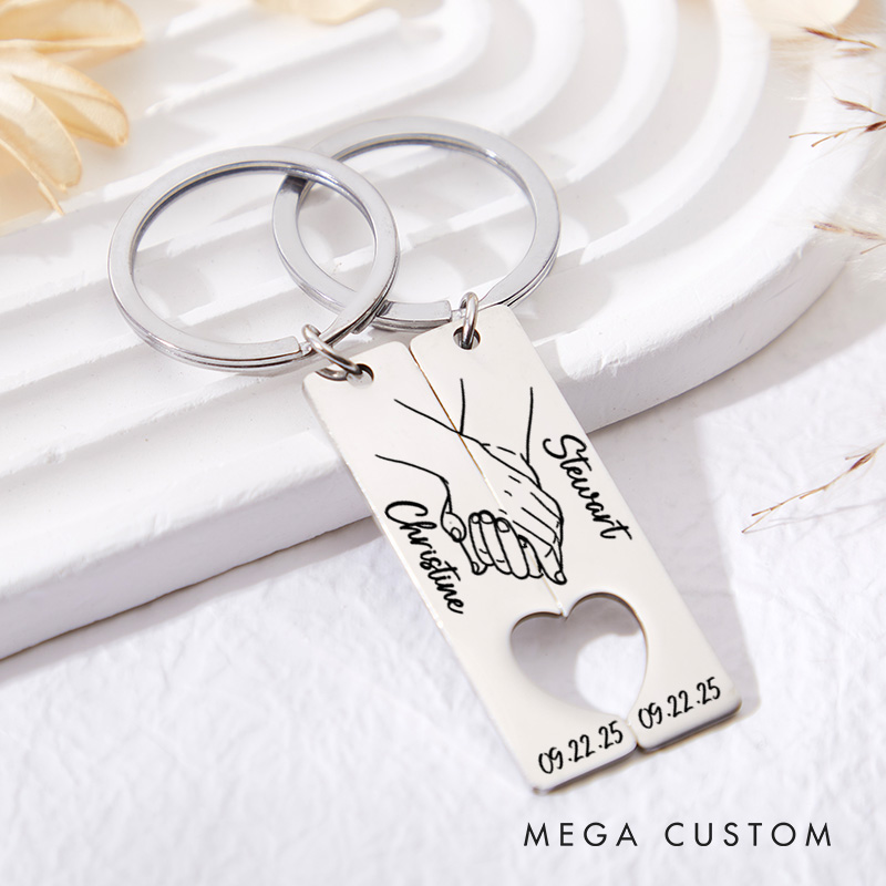 Personalized Couple Holding-hands 2pcs Matching Keychain Newlyweds Matching Heart Keyring Valentine's Day Gift for Boyfriend Girlfriend Husband Wife