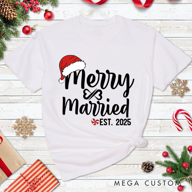 Personalized Couple Merry and Married Christmas T-Shirt Custom Newlyweds Santa Hat Xmas Shirt for Husband Wife Married Tee Tops Christmas Gift