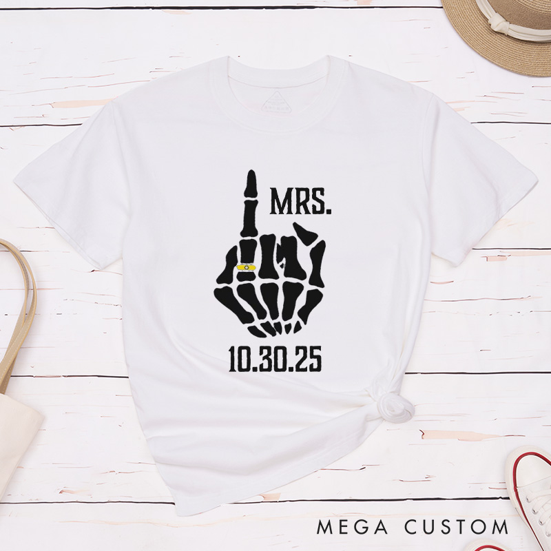 Personalized Funny Gesture Skeleton Mr and Mrs Matching Wedding Couple Classic T-Shirt