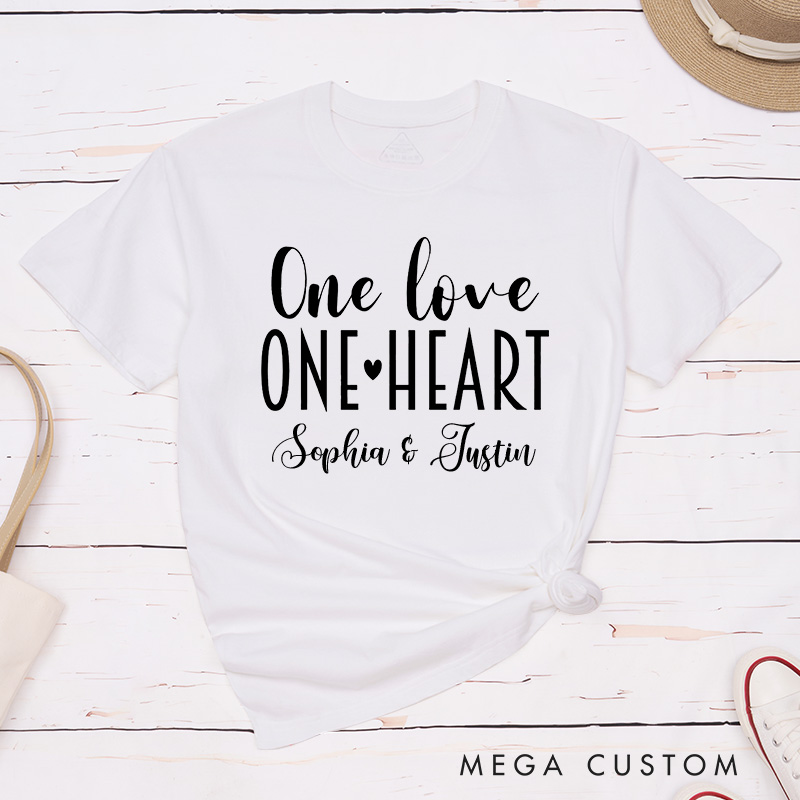 Personalized Couple One Love One Heart Matching T-Shirt with Name Valentine's Day T-Shirt for Husband Wife Boyfriend Girlfriend Gift for Hubby Wifey
