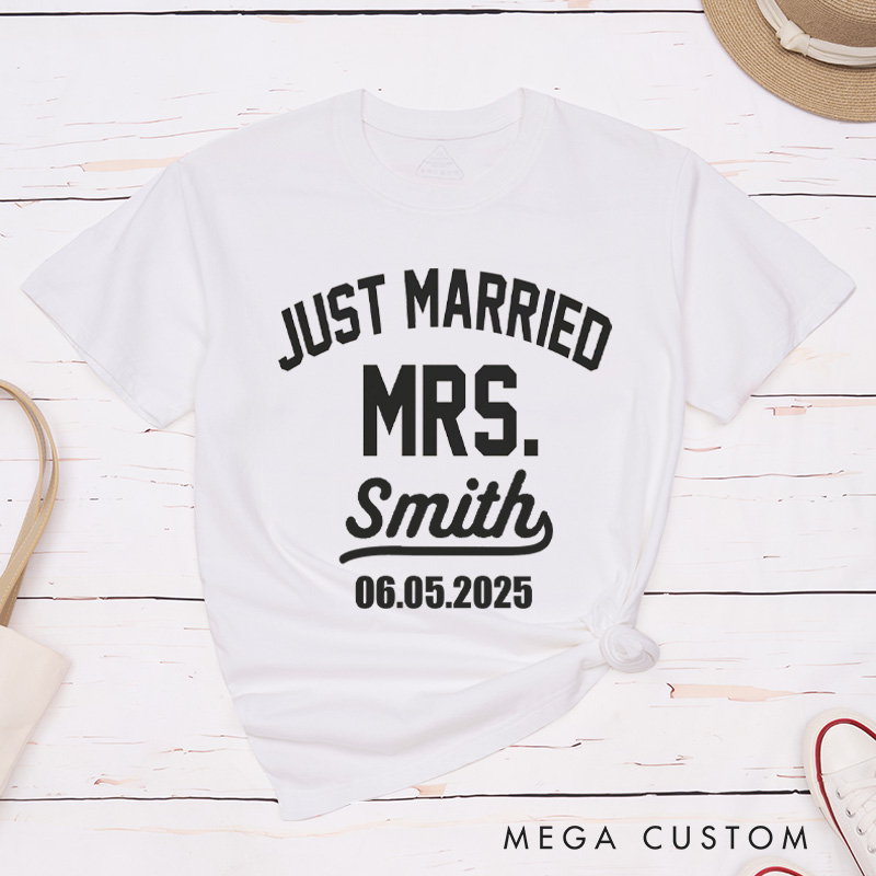 Personalized Classic Just Married Mr and Mrs with Date Wedding Couple Classic T-Shirt