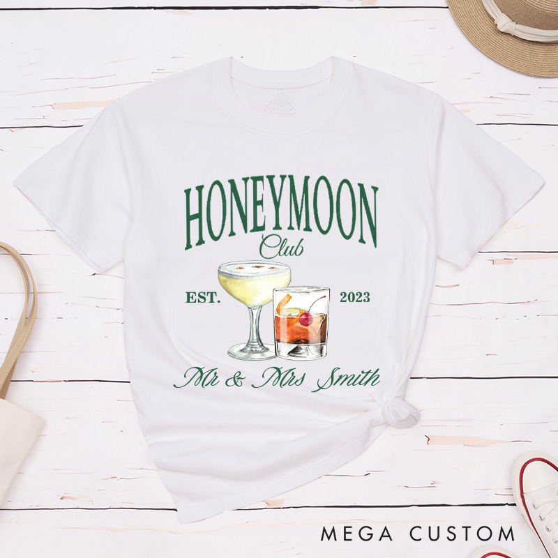 Personalized Old-fashioned Honeymoon Club with Cocktails Honeymoon Couple Classic T-Shirt