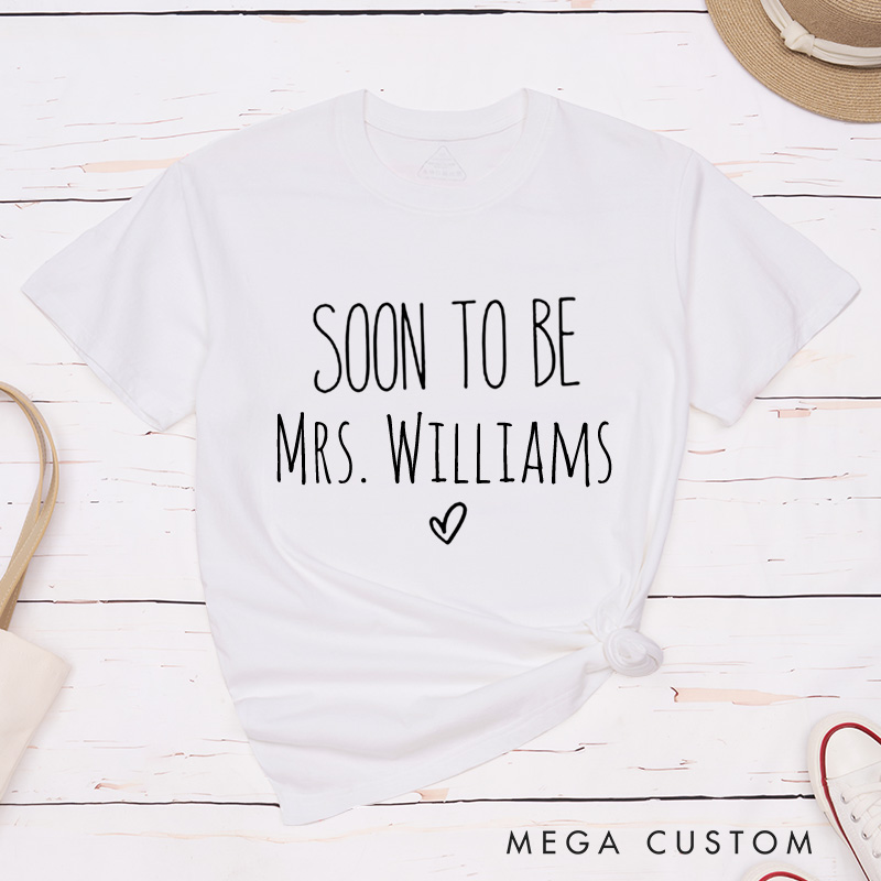 Personalized Minimalist Soon To Be Mrs and One Lucky Mr Engagement Couple Classic T-Shirt