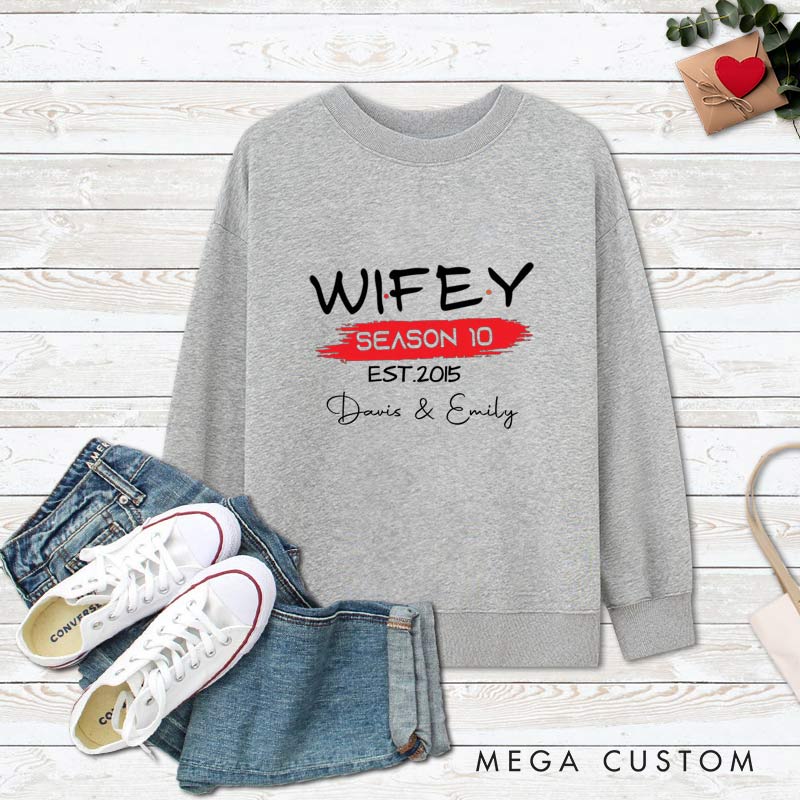 Personalized Couple 10th Anniversary Sweatshirt Hubby & Wifey Season 10 Anniversary Outfit for Couples Wife Husband Gift Sweatshirt