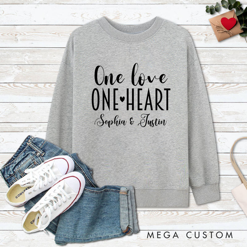 Personalized Couple One Love One Heart Matching Sweatshirt Couple Valentine's Day Sweatshirt for Husband Wife Boyfriend Girlfriend