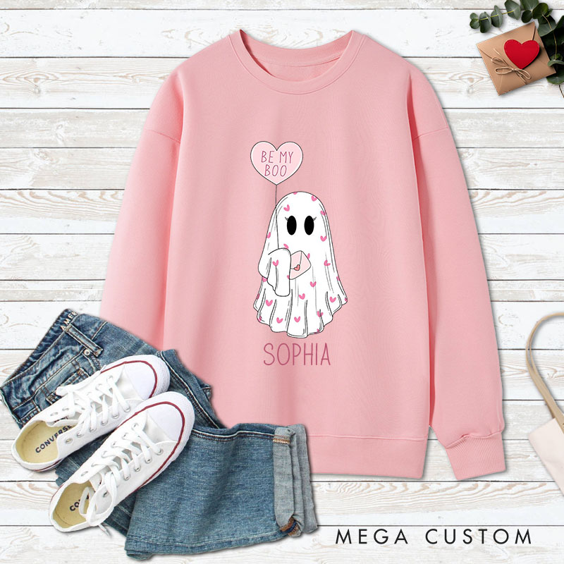Personalized Couple Ghost Holding Heart Be My Boo Matching Sweatshirt Couple Valentine's Day Sweatshirt for Husband Wife Boyfriend Girlfriend