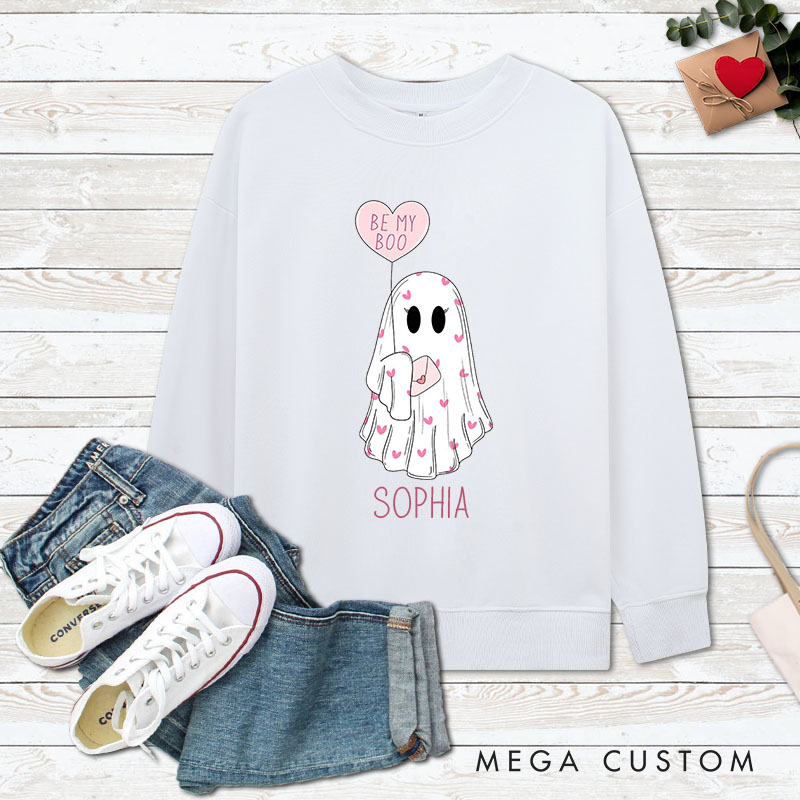 Personalized Couple Ghost Holding Heart Be My Boo Matching Sweatshirt Couple Valentine's Day Sweatshirt for Husband Wife Boyfriend Girlfriend
