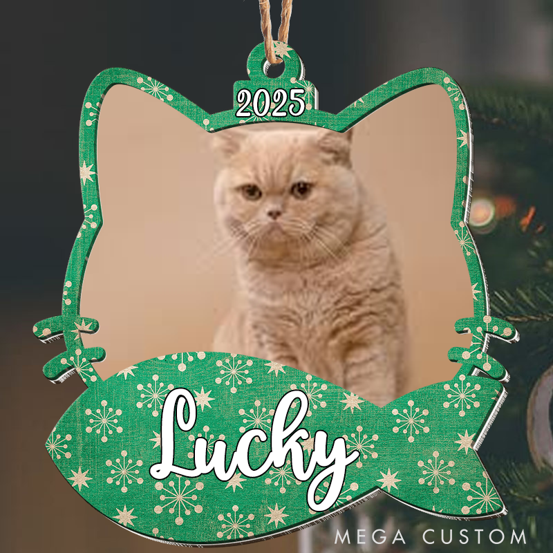 Personalized Cat Lover Custom Cat with Christmas Snow Christmas Ornament