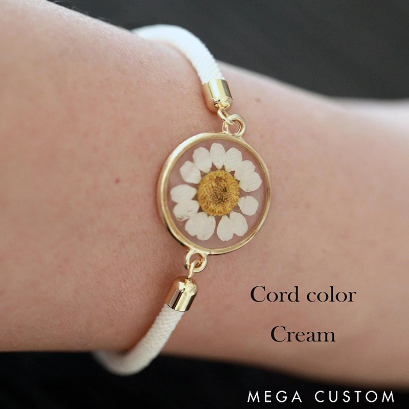 Birth Month Flower Bracelet Pressed Flower Adjustable Bracelet Forget me not Lavender Hydrangea Sunflower Bracelet for Everyday Wear