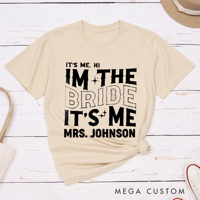 Personalized Modern Vintage It's Me Bride and Groom Matching Wedding Couple Classic T-Shirt