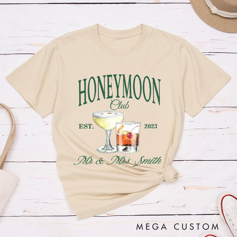 Personalized Old-fashioned Honeymoon Club with Cocktails Honeymoon Couple Classic T-Shirt