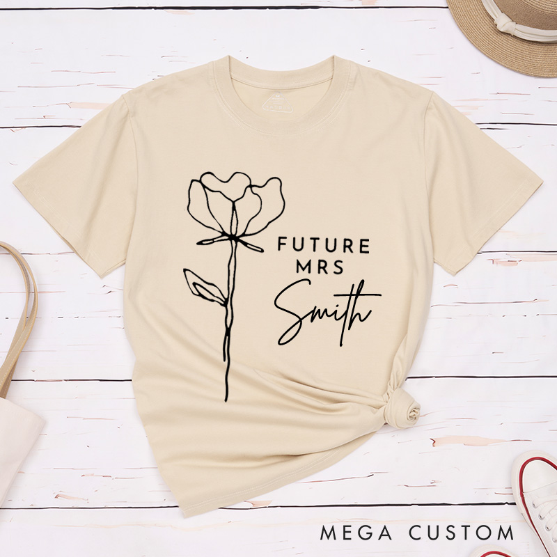 Personalized Minimalist Future Mrs and Lucky Mr with Flower and Arrow Matching Engagement Couple Classic T-Shirt