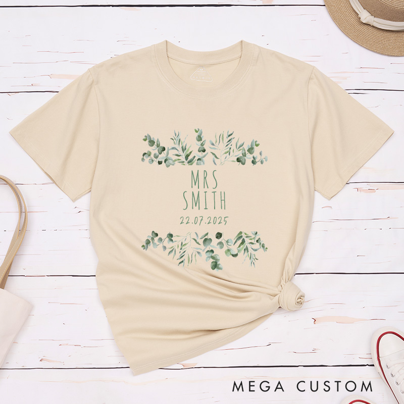 Personalized Elegant Botanical Mr and Mrs Wedding Couple Classic T-Shirt