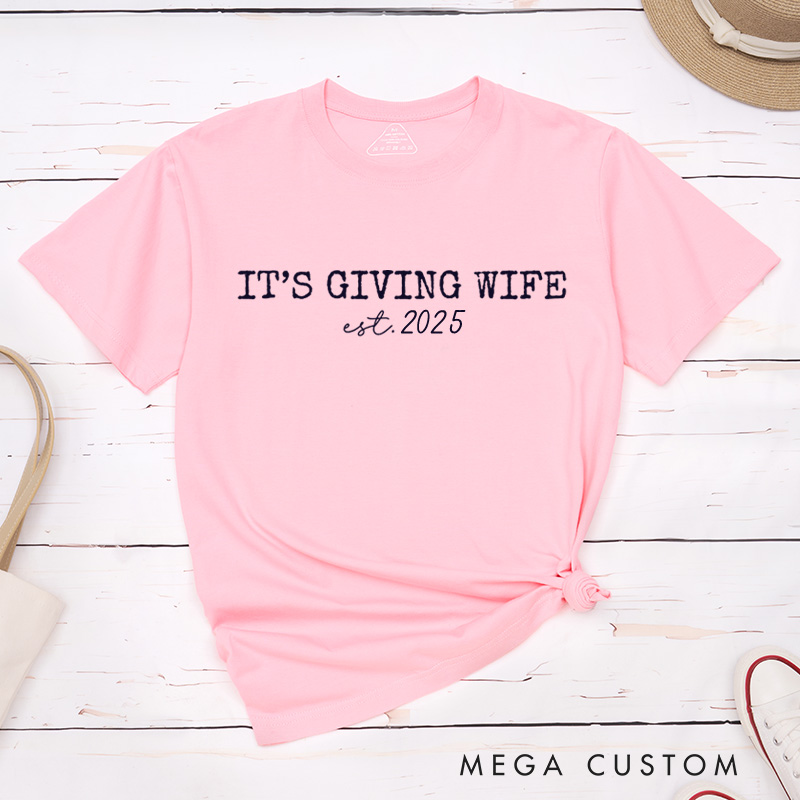 Personalized It's Giving Wife Fiancee Engagement Fiancée Classic T-Shirt