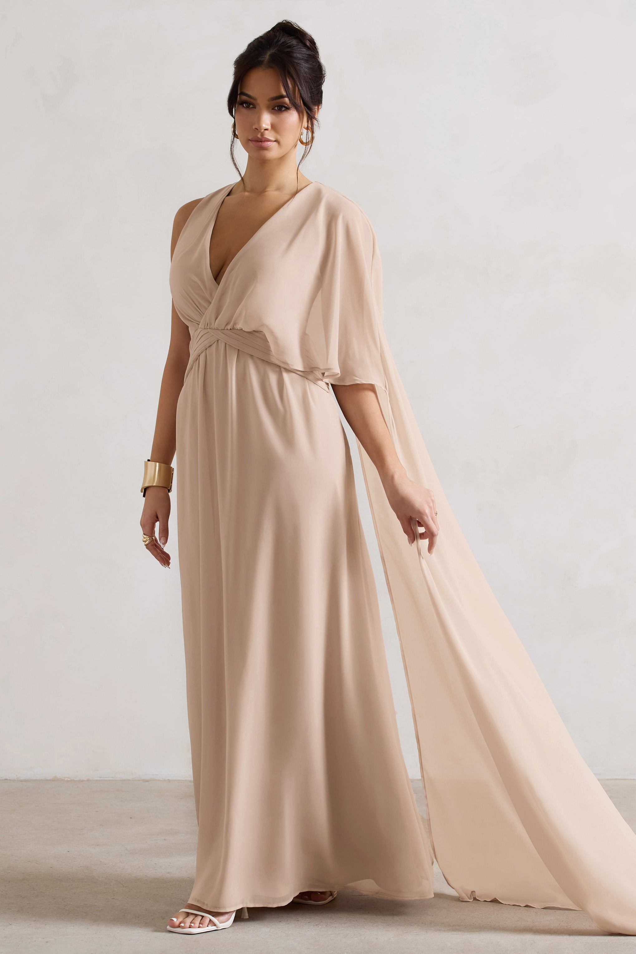 WB_CC_HR_CL129989059-FairytaleChampagnePlunge-NeckChiffonMaxiDressWithCapeSleeve4