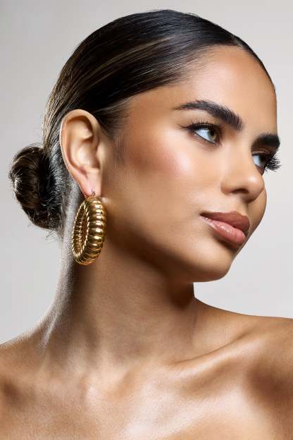 WB_HR_CL134269007-DoverGoldChunkyRibbedHoopEarrings4