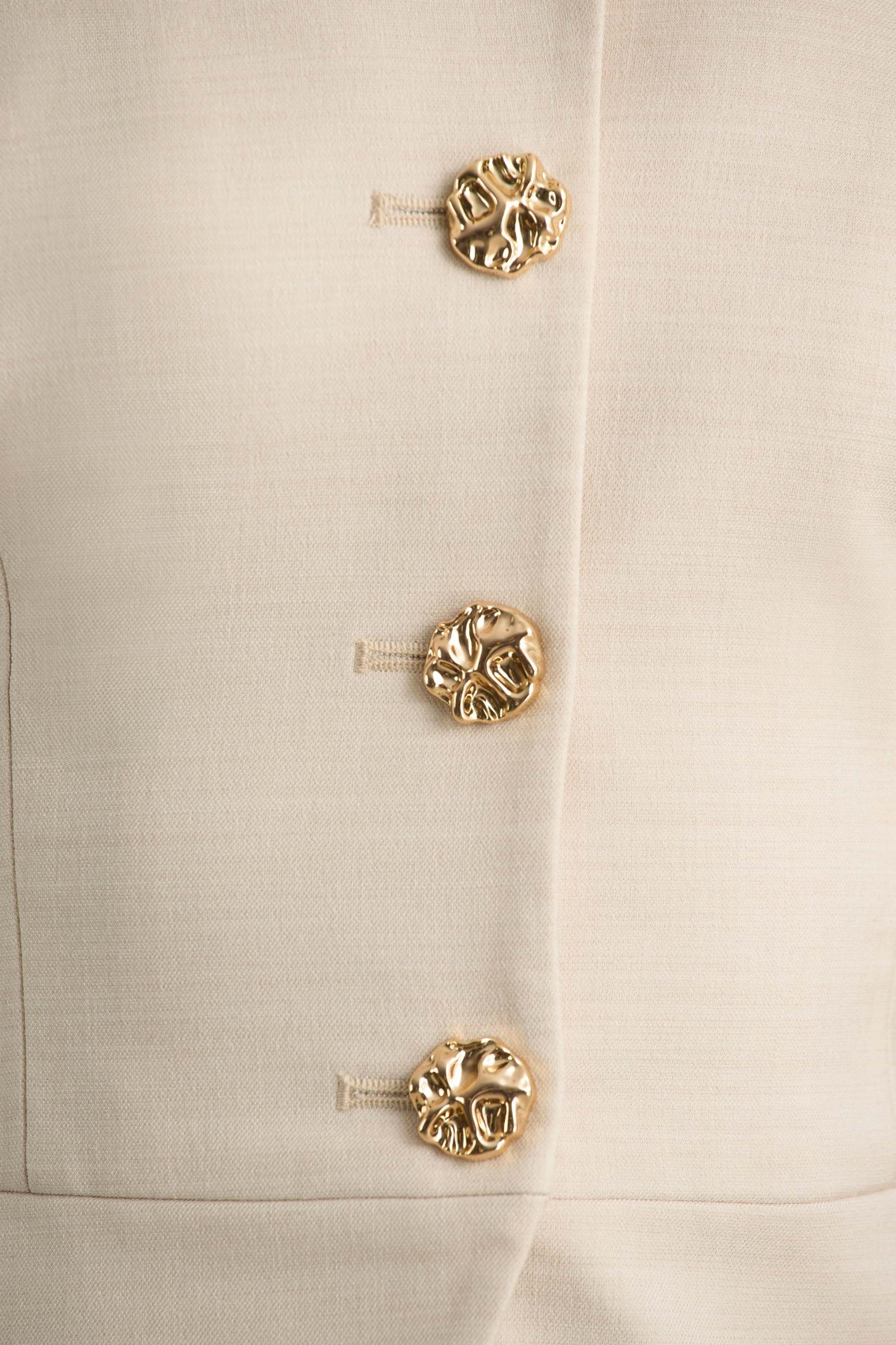 uploaded_image_4_2q81h