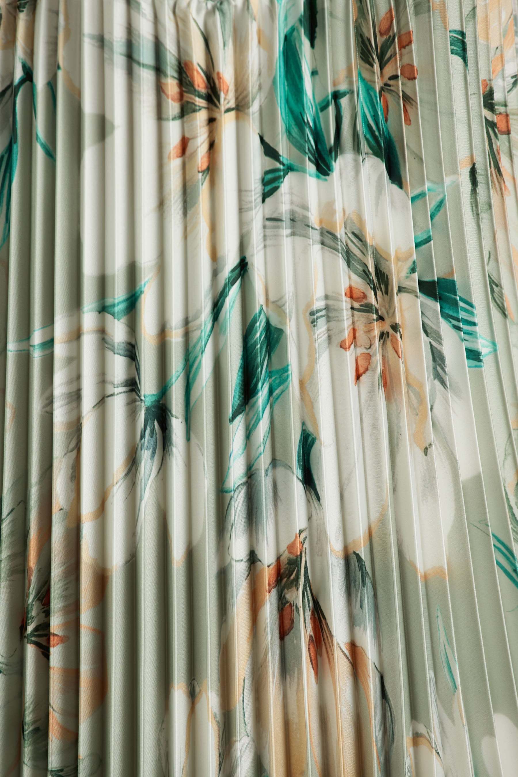 uploaded_image_5_m7236