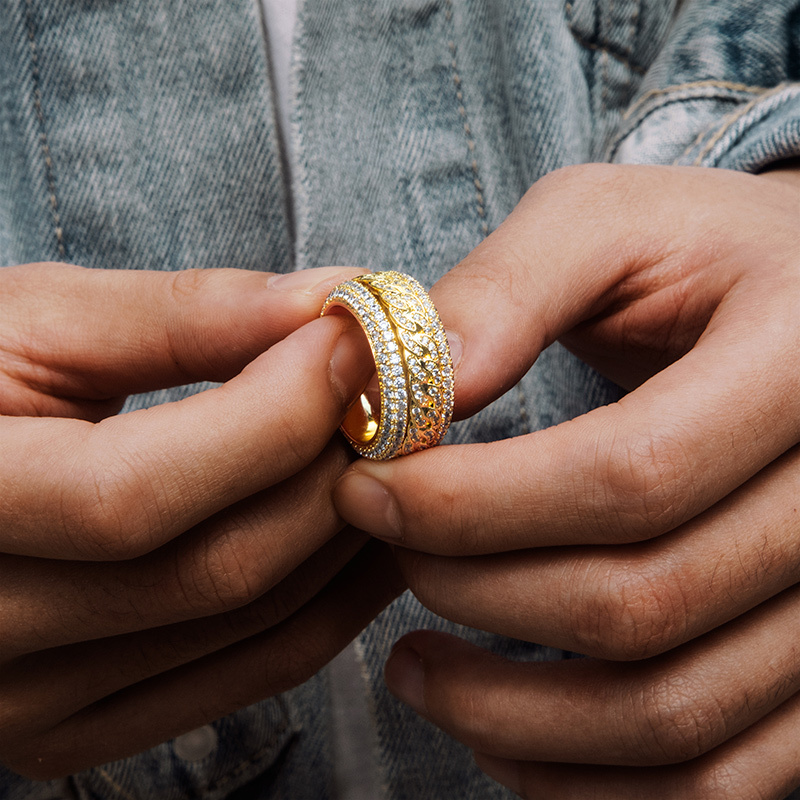 Rotatable Cuban Ring in Gold