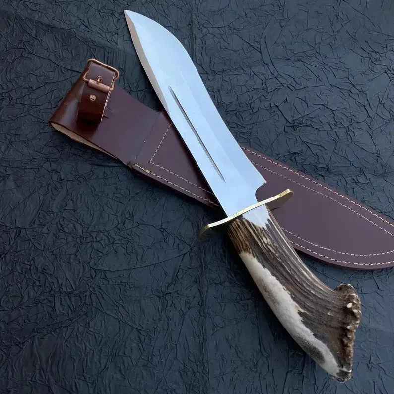 Kézzel készített szabadtéri kések