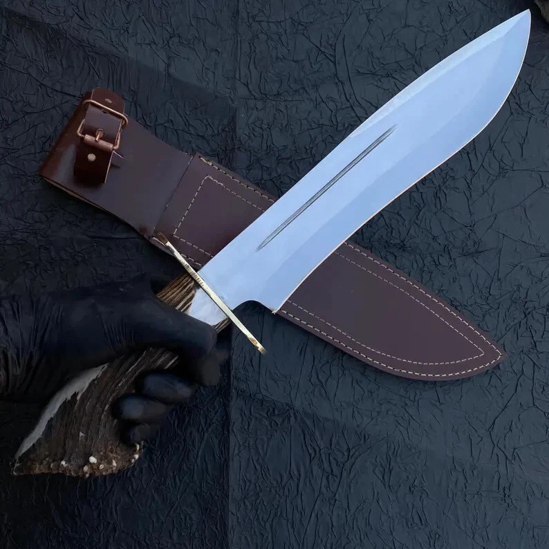 Kézzel készített szabadtéri kések