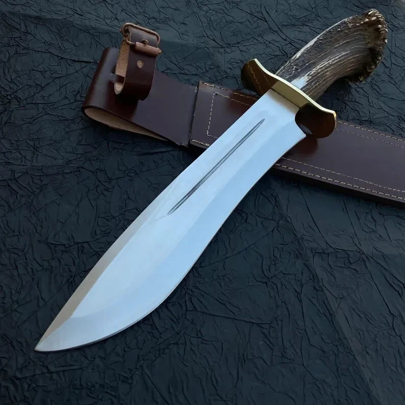 Kézzel készített szabadtéri kések