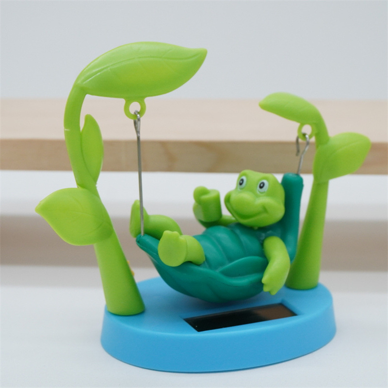 🐸 Solar-Powered Frog Ornament: Perfect for Home Decor or Car Use