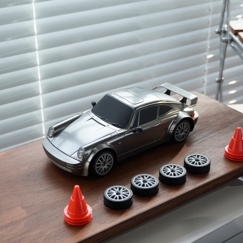 🚗🔧 4WD High-SpeedDrift RC Car ，LED Headlights，🎁 Gift Mountain Tires + Racing Tires