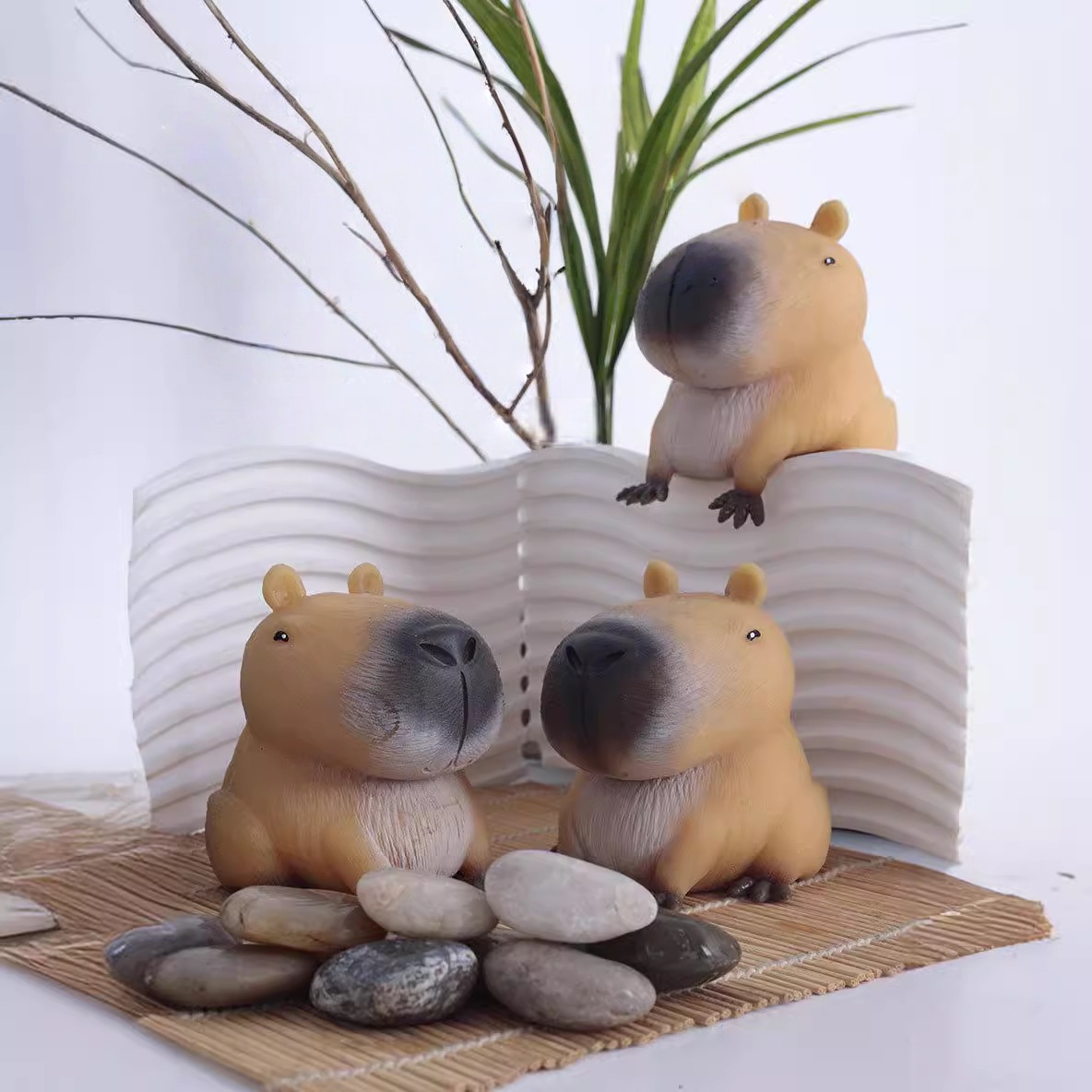 🤗 Capybara Squeeze Toy