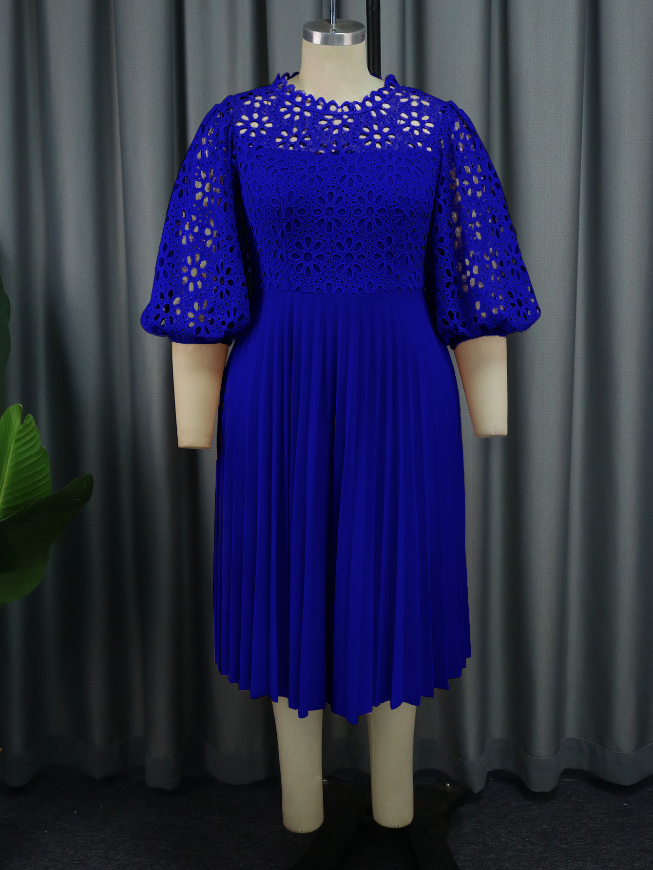 Plus-Sizes Elegant Eyelet Lace & Pleated Chiffon Dress AM030904 	-UGENA FASHION