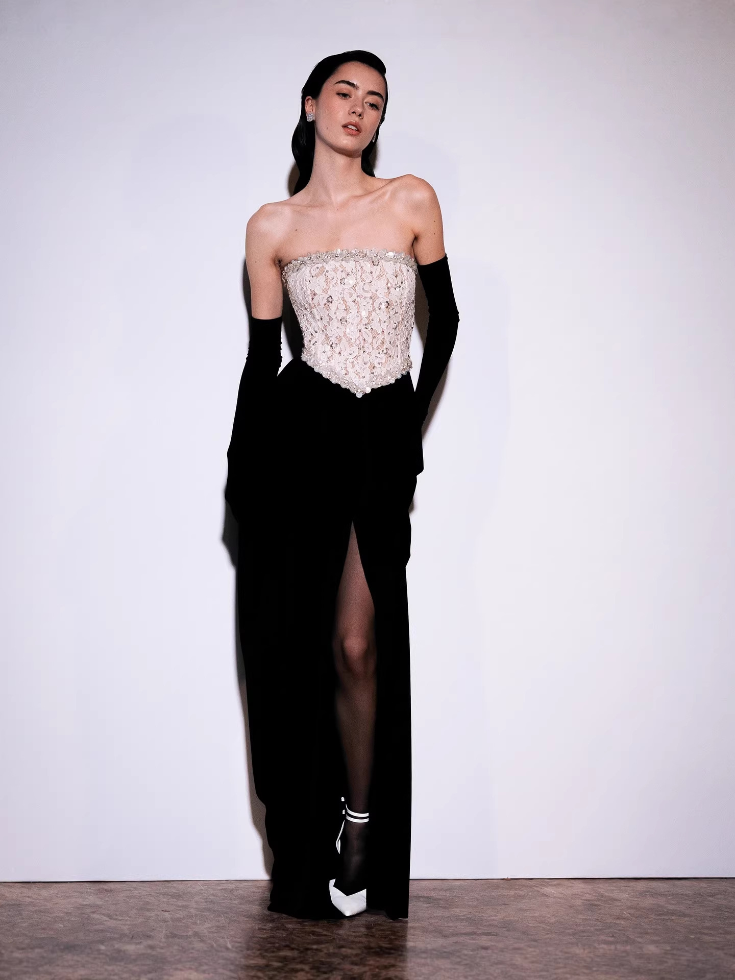 Vintage Lace Corset Strapless Evening Gown - Elegant Black Draped Maxi Dress with Sequin Bodice & Lace-up Back Z0039