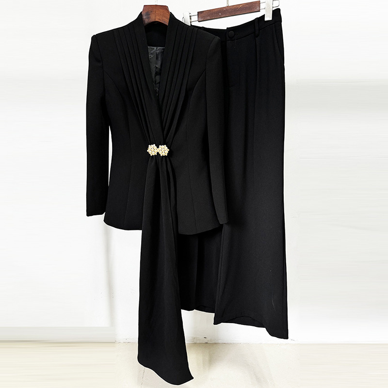 Luxurious Women's Black Evening Suit Set - Pleated Cinch-Waist Blazer with Jeweled Brooch & Wide-Leg Trousers - Elegant 2-Piece Formal Gown Alternative for Galas 2901