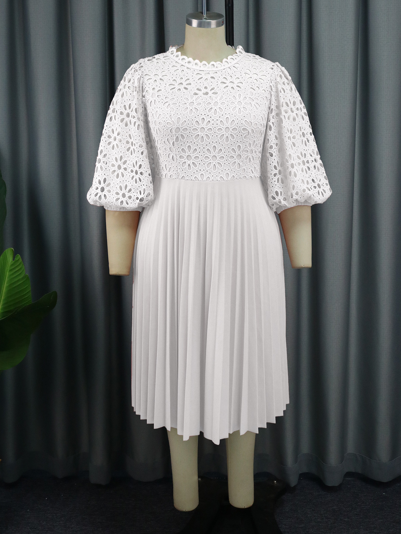 Plus-Sizes Elegant Eyelet Lace & Pleated Chiffon Dress AM030904 	-UGENA FASHION