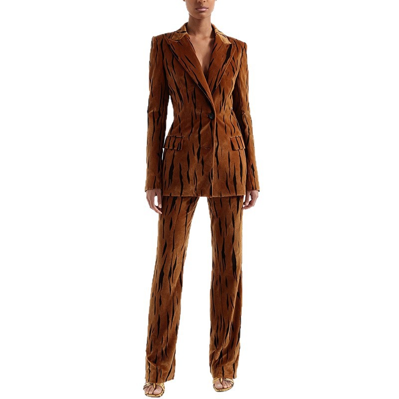 Bold Tiger Print Velvet Suit Set - Fitted Blazer & Wide Leg Trousers 3081