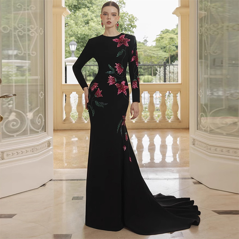 Luxurious Black Lace Long Sleeve Evening Gown with Crystal Jeweled Collar - Elegant Floor-Length Formal Gala & Wedding Guest Dress 9107
