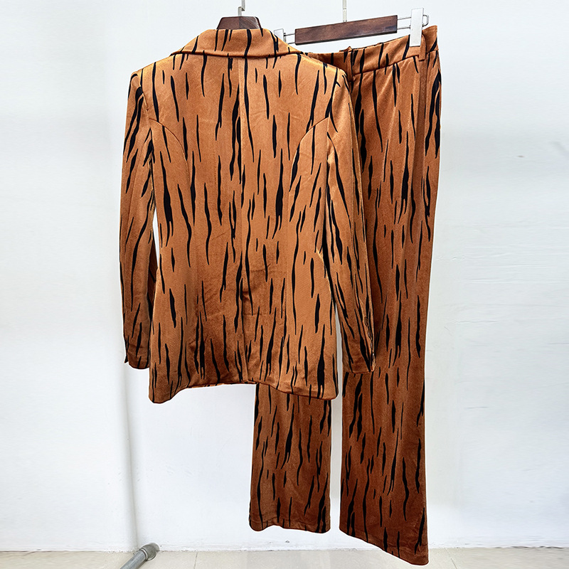 Bold Tiger Print Velvet Suit Set - Fitted Blazer & Wide Leg Trousers 3081