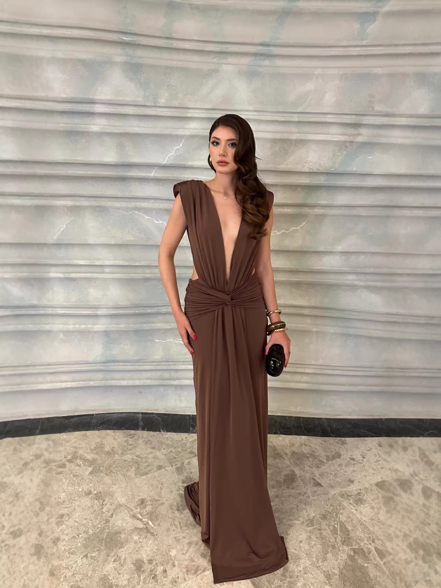 Bronze Goddess Deep V-Neck Draped Maxi Dress - Sultry Sleeveless Backless Ruched Evening Gown for Summer Soirée BD2673