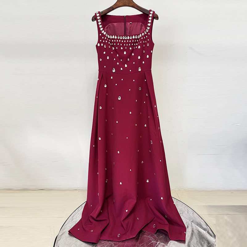 Elegant Burgundy Square Neck Evening Gown - Teardrop Crystal Embellished A-Line Formal Prom Dress 9008