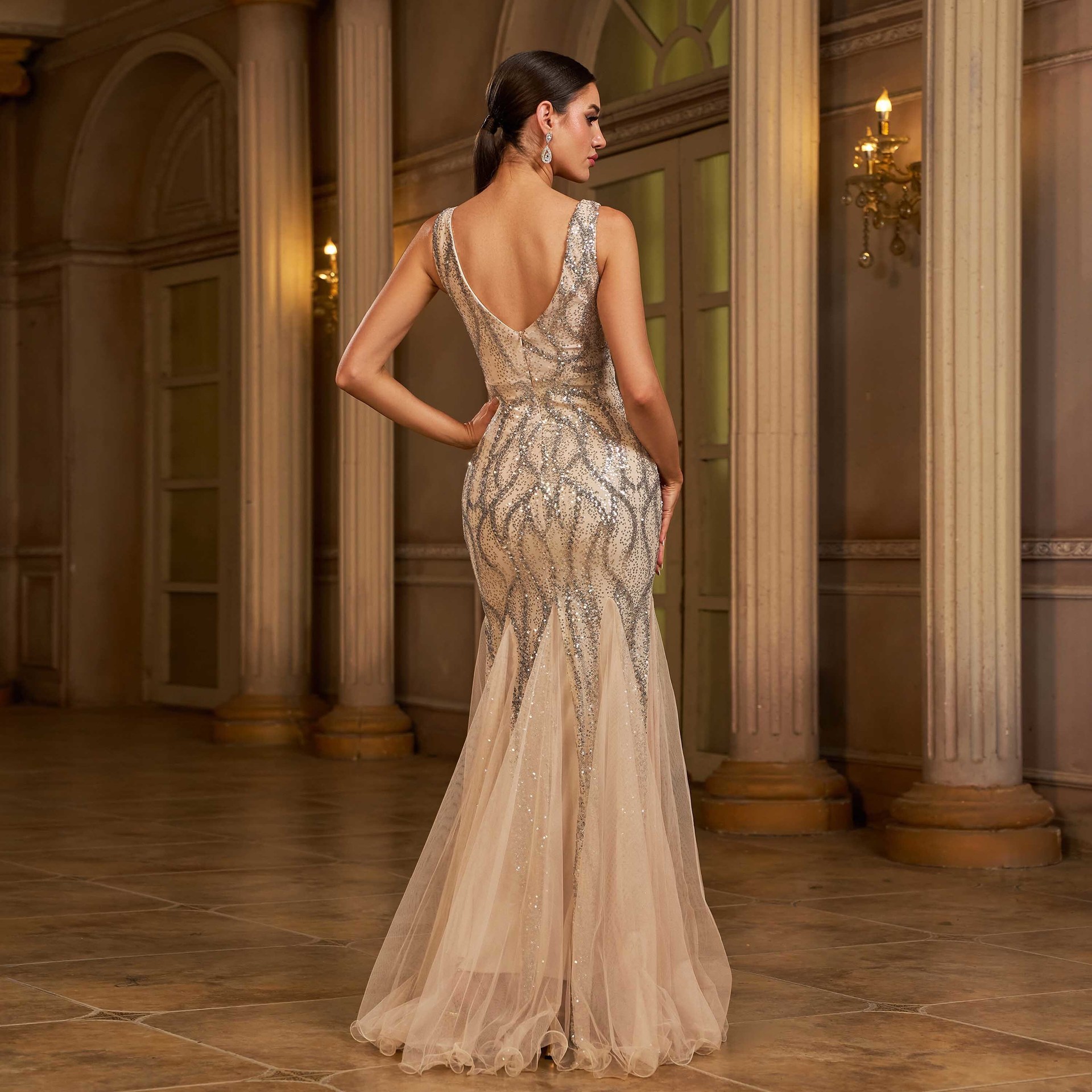 Sleek Mermaid Sequin & Tulle Prom Dress | Elegant V-Neck Sleeveless Evening Gown for Weddings & Galas gm90173