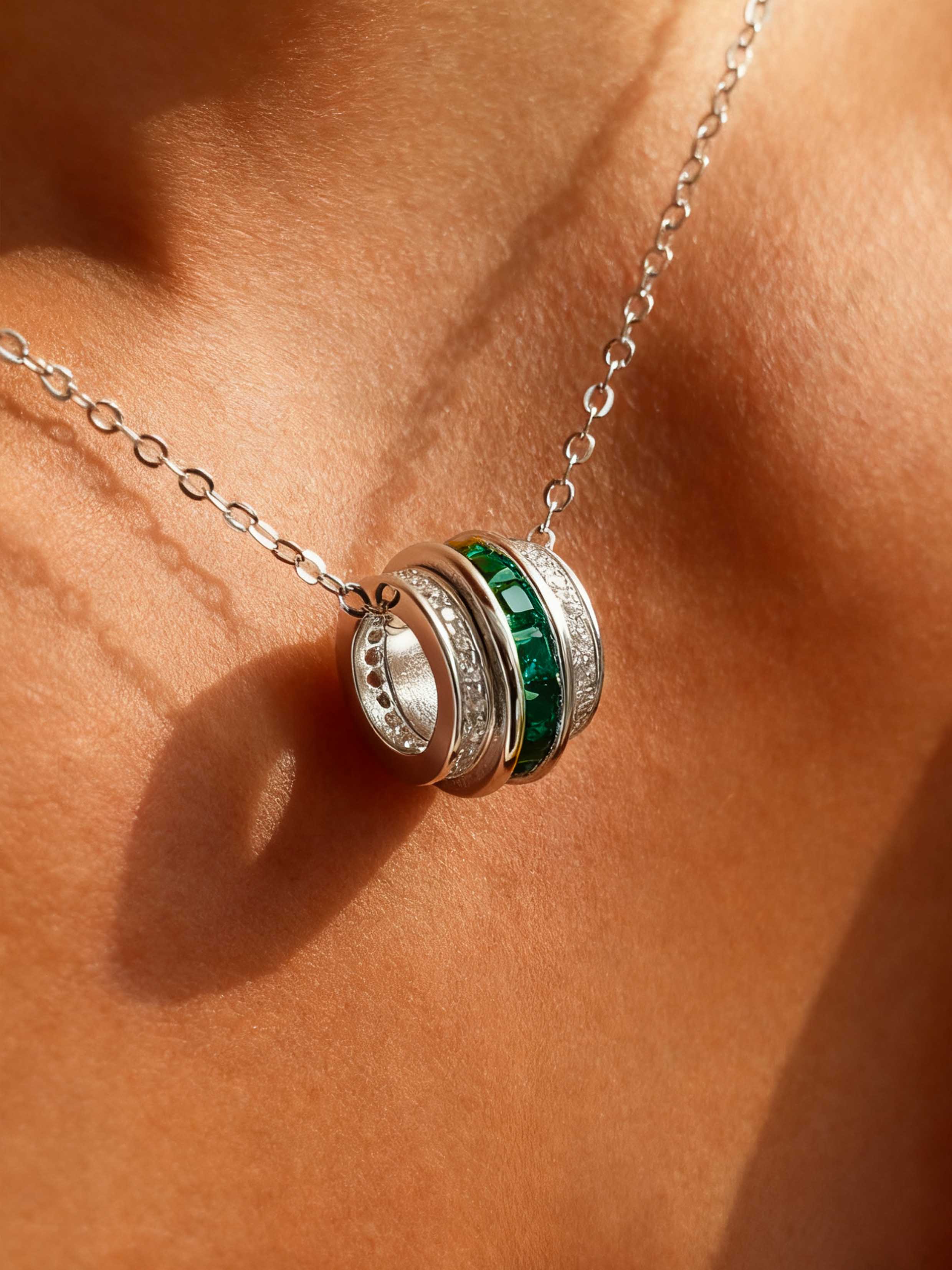 Princess brilliant cut Emerald Rotatable Necklace - Destiny Spin